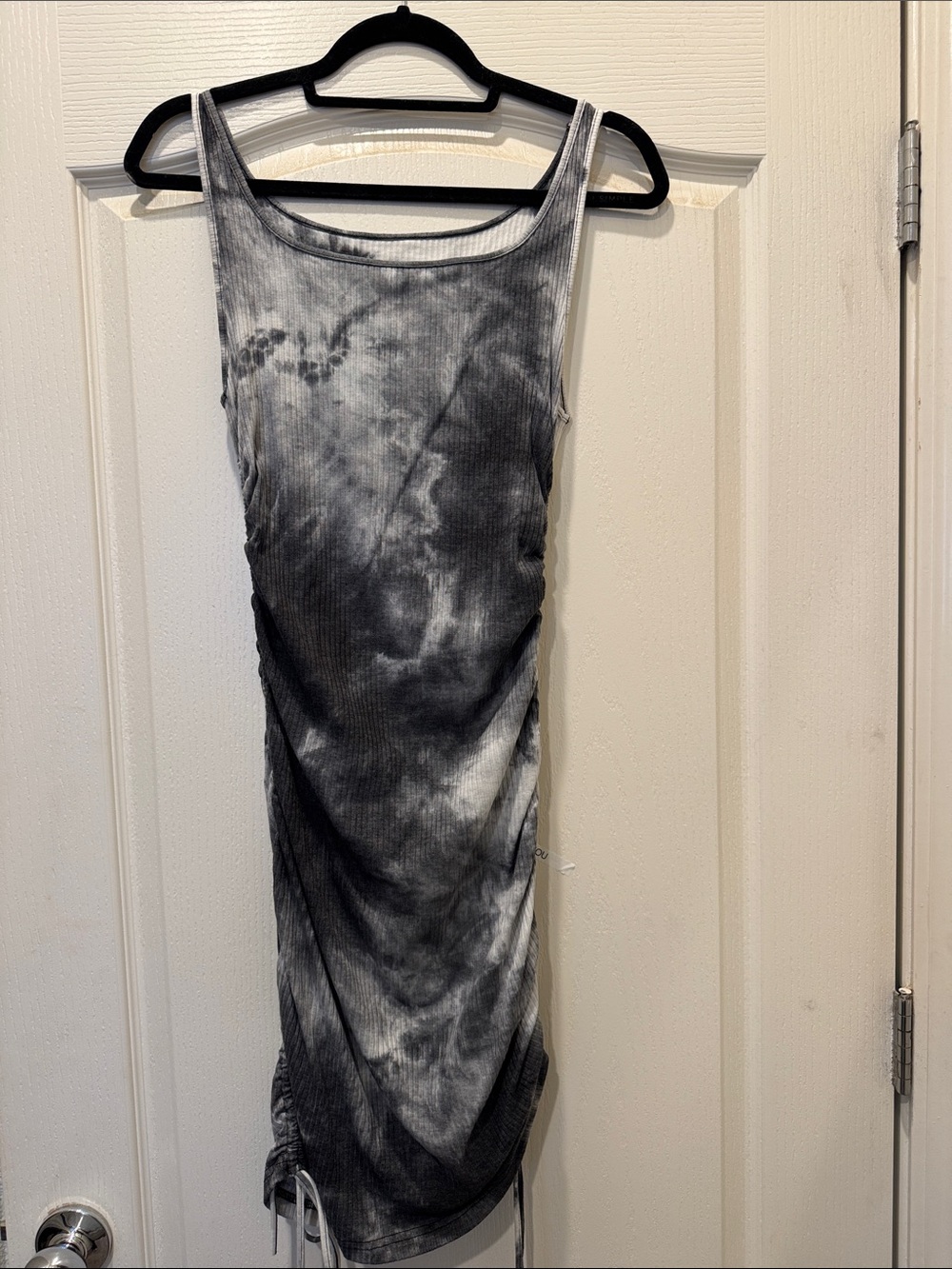 Sleeveless Black & White Tie-Dye Bodycon Dress